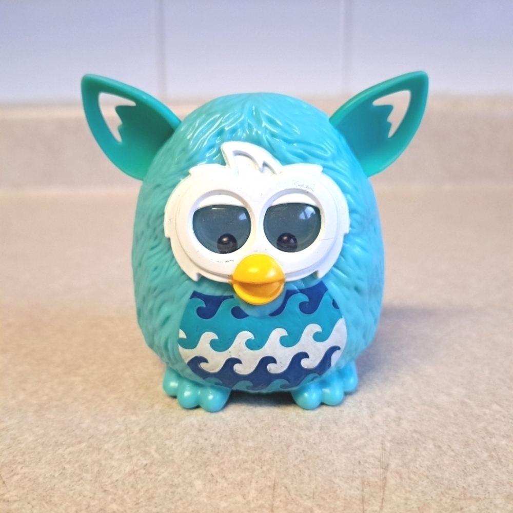 Furby hasbro 2013 McDonald's toy figure blue